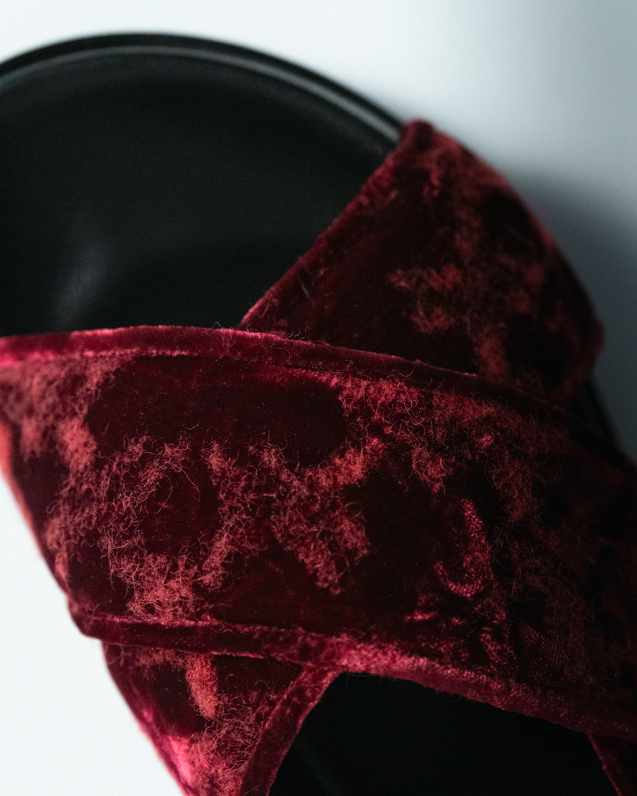 Bloom Crossed Sandals Ruby Red - Lachoix