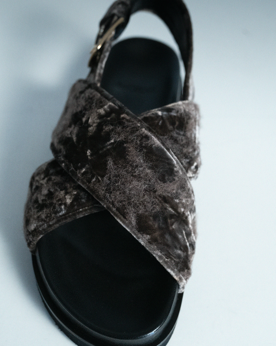 Bloom Crossed Sandals Taupe Grey - Lachoix