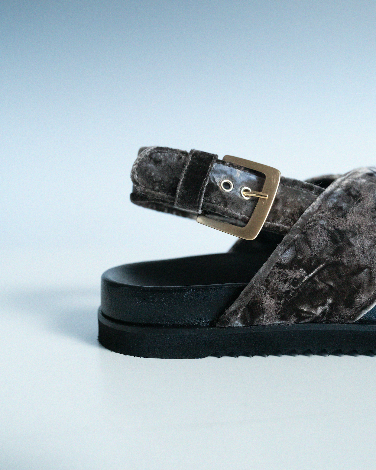 Bloom Crossed Sandals Taupe Grey - Lachoix