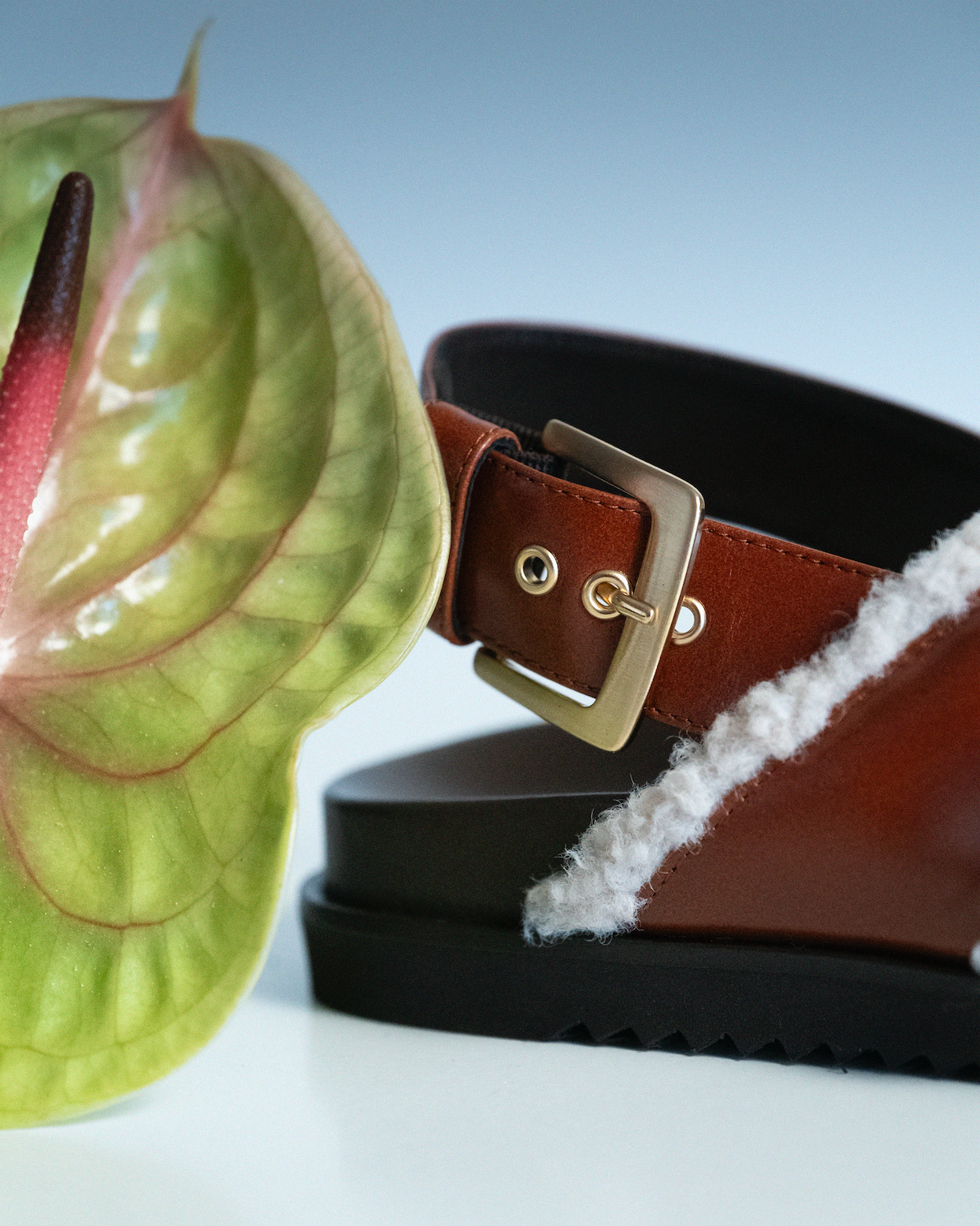 Furry Crossed Sandals Camel - Lachoix