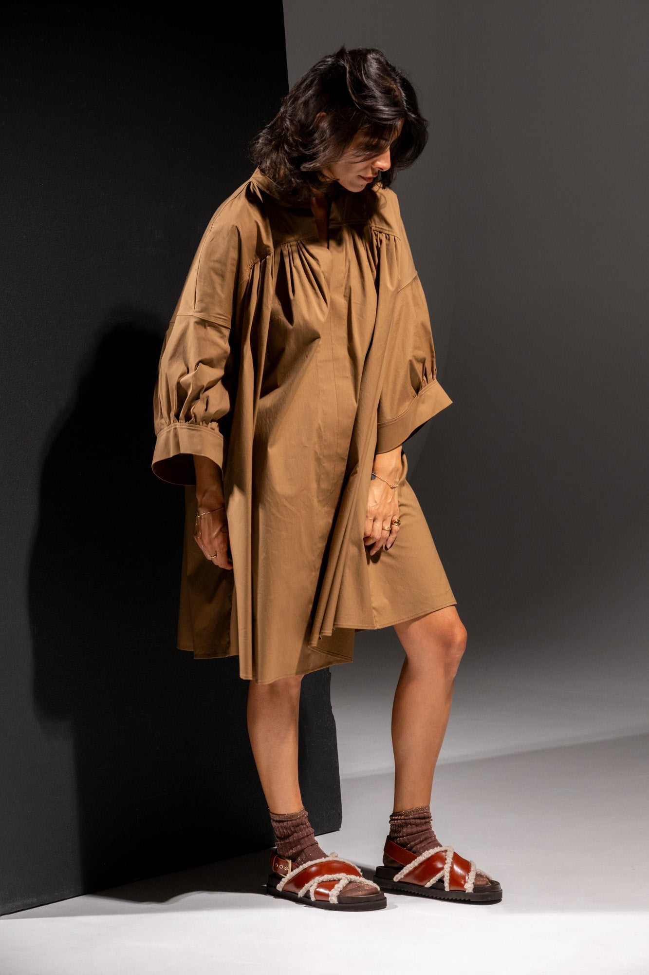 Furry Crossed Sandals Camel - Lachoix