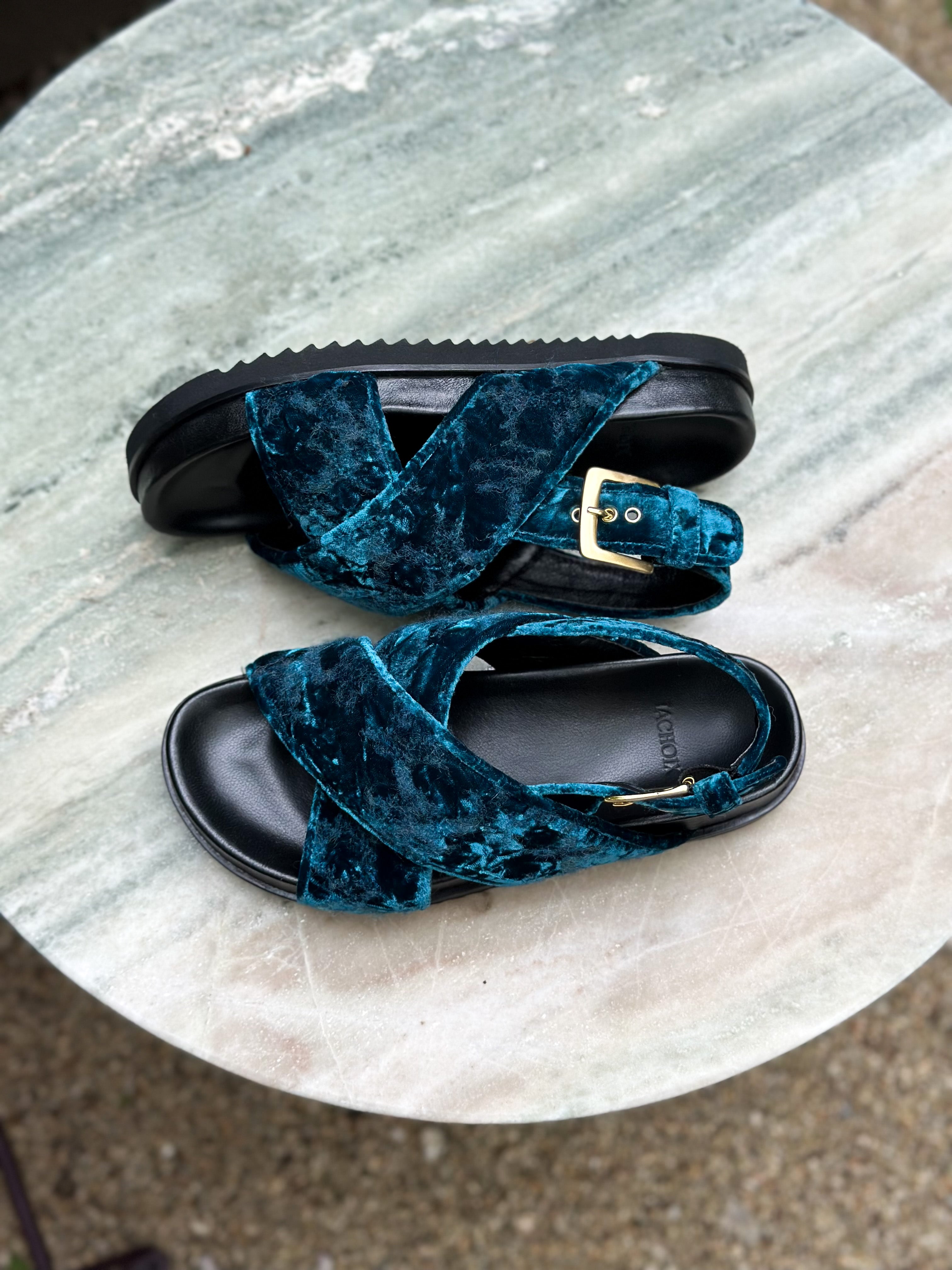 Bloom Crossed Sandals Blue Petrol - Lachoix