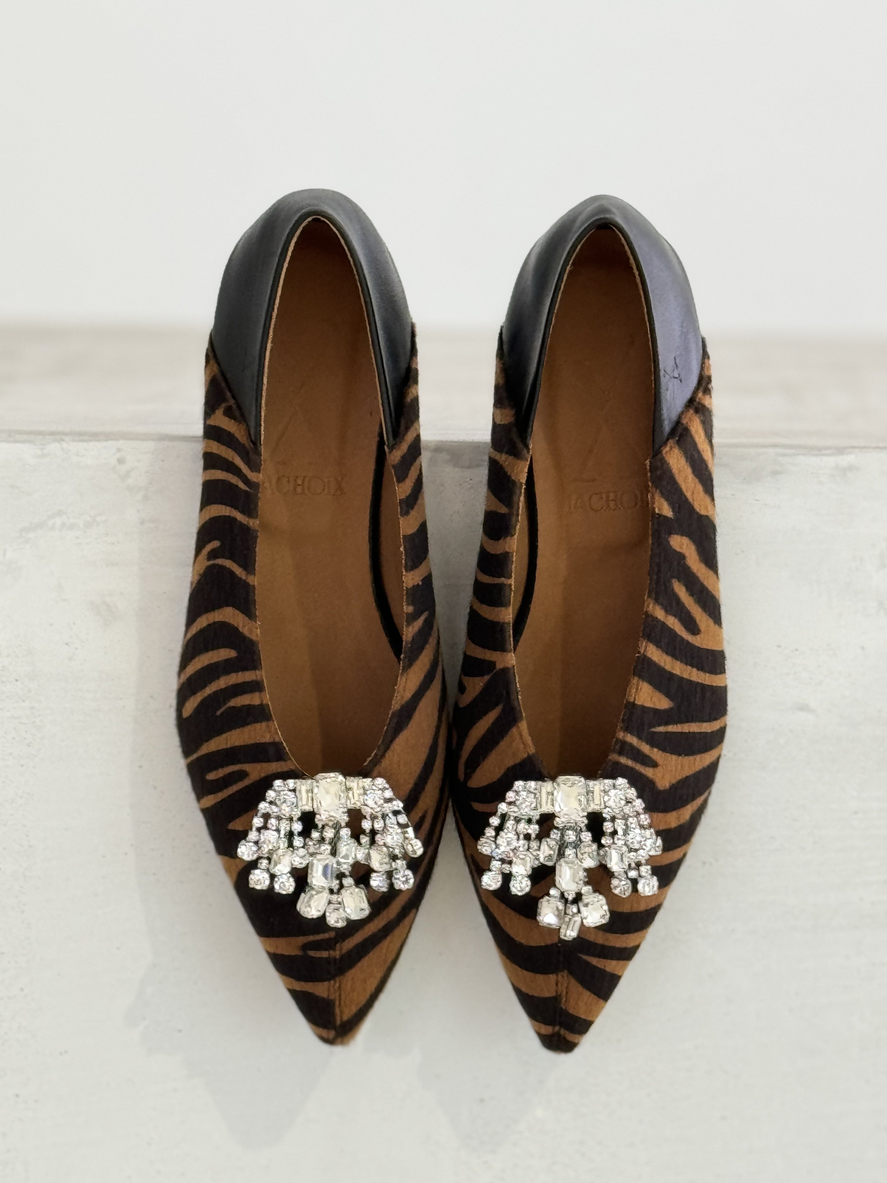 Crystal Embellishment - Lachoix