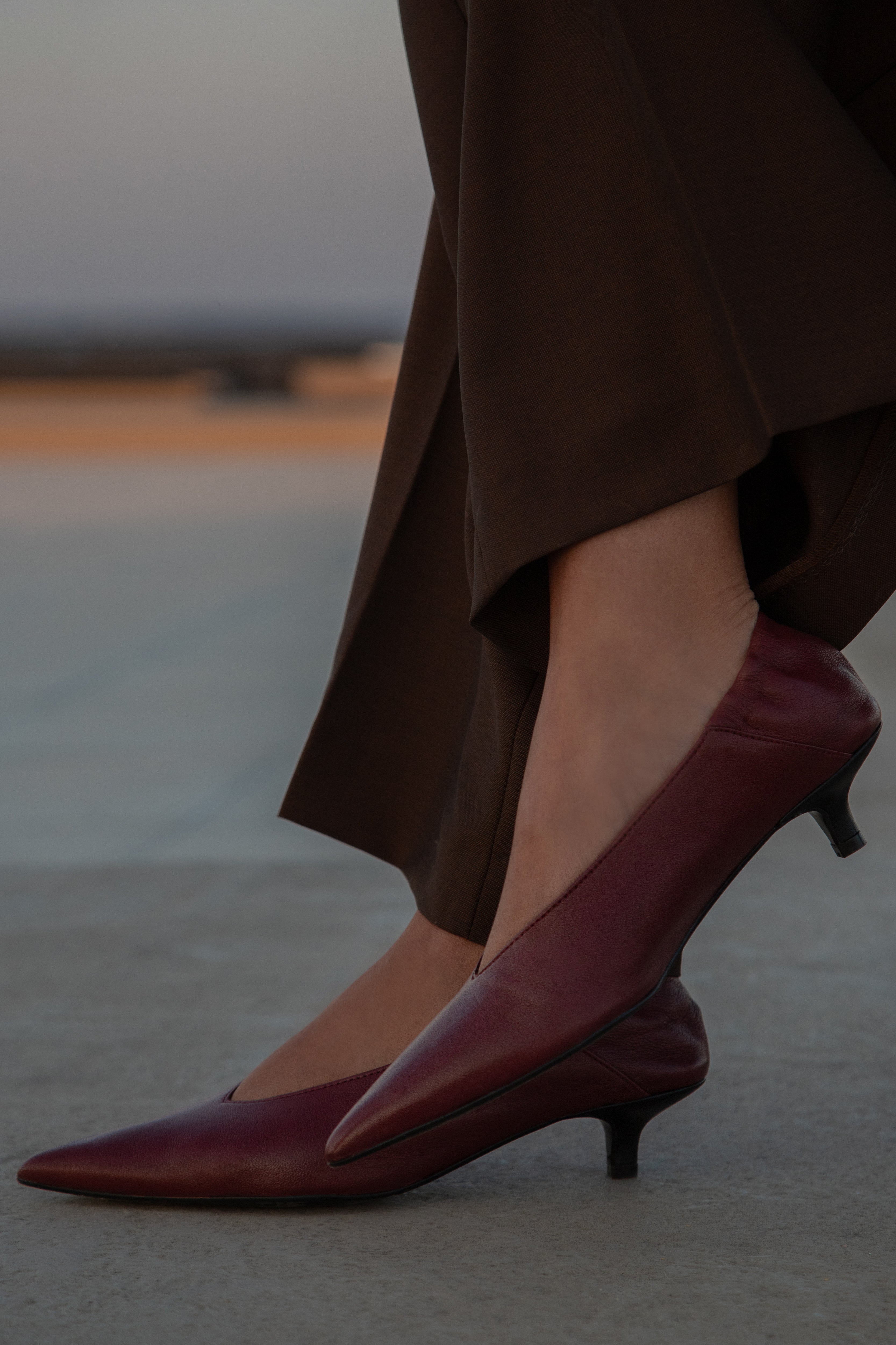 Audrey Kitten Heel Burgundy – Lachoix